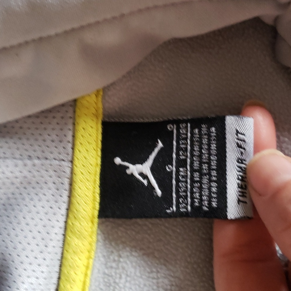 Boys Jordan Zip Up Size Large - Picture 3 of 4